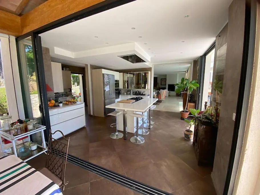 Luxurious Villa 4 Bedrooms In Secluded Area, Swimming Pool Valbonne