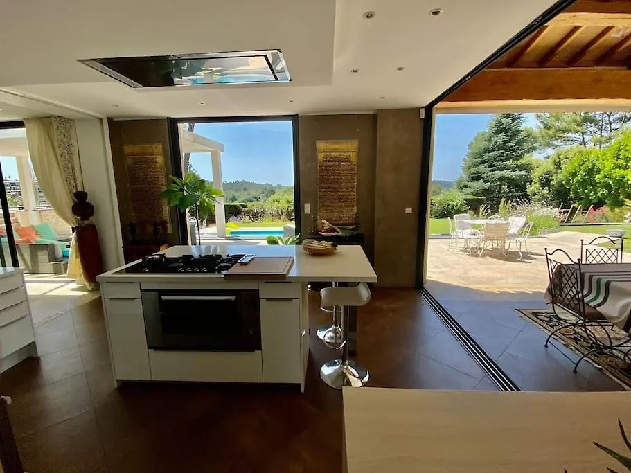 Luxurious Villa 4 Bedrooms In Secluded Area, Swimming Pool Valbonne