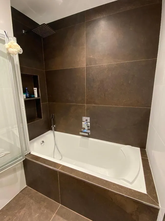 Luxurious Villa 4 Bedrooms In Secluded Area, Swimming Pool Valbonne